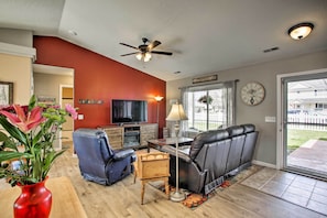 House (3 Bedrooms) | Interior