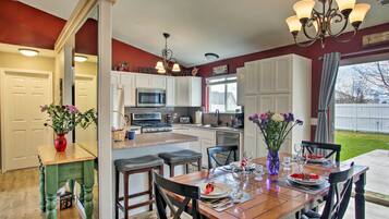 House (3 Bedrooms) | Interior