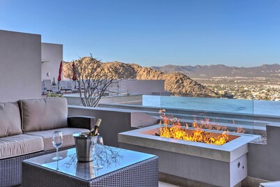 Luxe Mtn Top Retreat w/ Pool Access & Sea View!