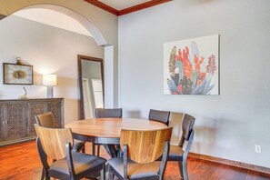 Interior - Poolside Paradise! Luxe Golf Getaway in Phoenix (Phoenix)