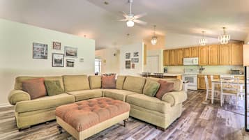 House (3 Bedrooms) | Front of property