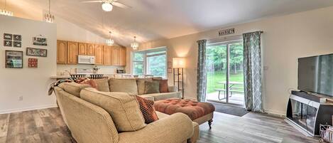 House (3 Bedrooms) | Interior