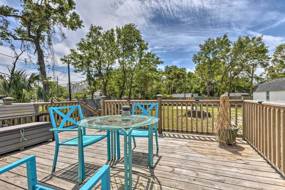 Cozy Gulfport Home: Walk to Beach, Marina & Casino - Mississippi City, MS