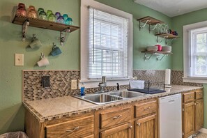 House (2 Bedrooms) | Interior