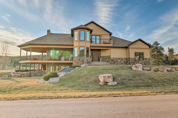 House (3 Bedrooms) | Front of property