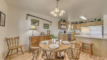 House (2 Bedrooms) | Interior