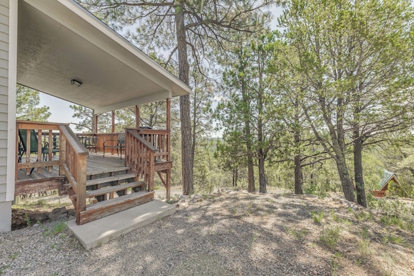 Interior - Hillside Haven w/ Deck < 2 Miles to Dwtn Ruidoso! (Ruidoso)