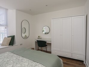 1 habitación, decoración personalizada y muebles diferentes 