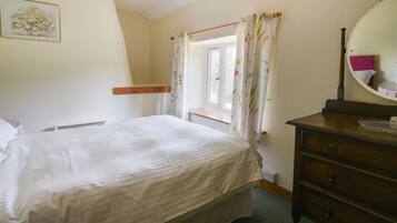 3 bedrooms, individually decorated, individually furnished, free WiFi