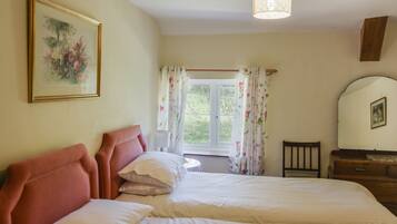 3 bedrooms, individually decorated, individually furnished, free WiFi