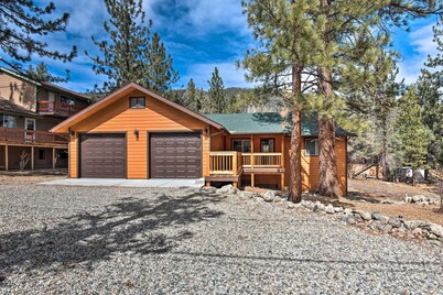 Pine Mountain Club Villa w/ Sauna, Deck + Views!