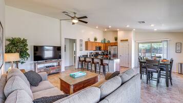 House (3 Bedrooms) | Interior