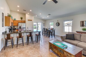 House (3 Bedrooms) | Interior