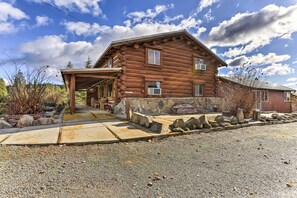 Exterior - Paynes Creek Home w/ Hot Tub and Views! (Paynes Creek)