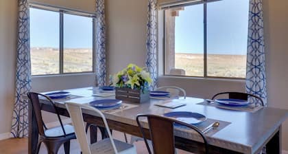 3 Mi to Lake Powell: Pet-friendly Page Home