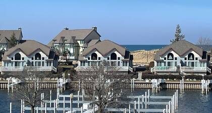 Manistee Haven! Marina View and Lake Michigan