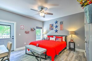 Interior - Outdoor Entertainment Space: Home in Mcqueeney (McQueeney)