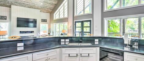 House (4 Bedrooms) | Interior