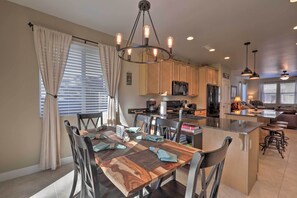 Interior - Flagstaff Family Hideaway w/ Guest House! (Flagstaff)