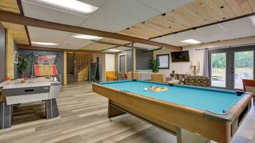 House (5 Bedrooms) | Interior