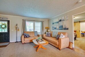 House (5 Bedrooms) | Interior - Spacious Wellston Home Near Hiking & Skiing! (Wellston)