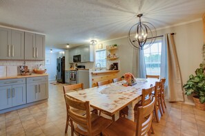 House (5 Bedrooms) | Interior - Spacious Wellston Home Near Hiking & Skiing! (Wellston)