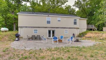 House (5 Bedrooms) | Interior