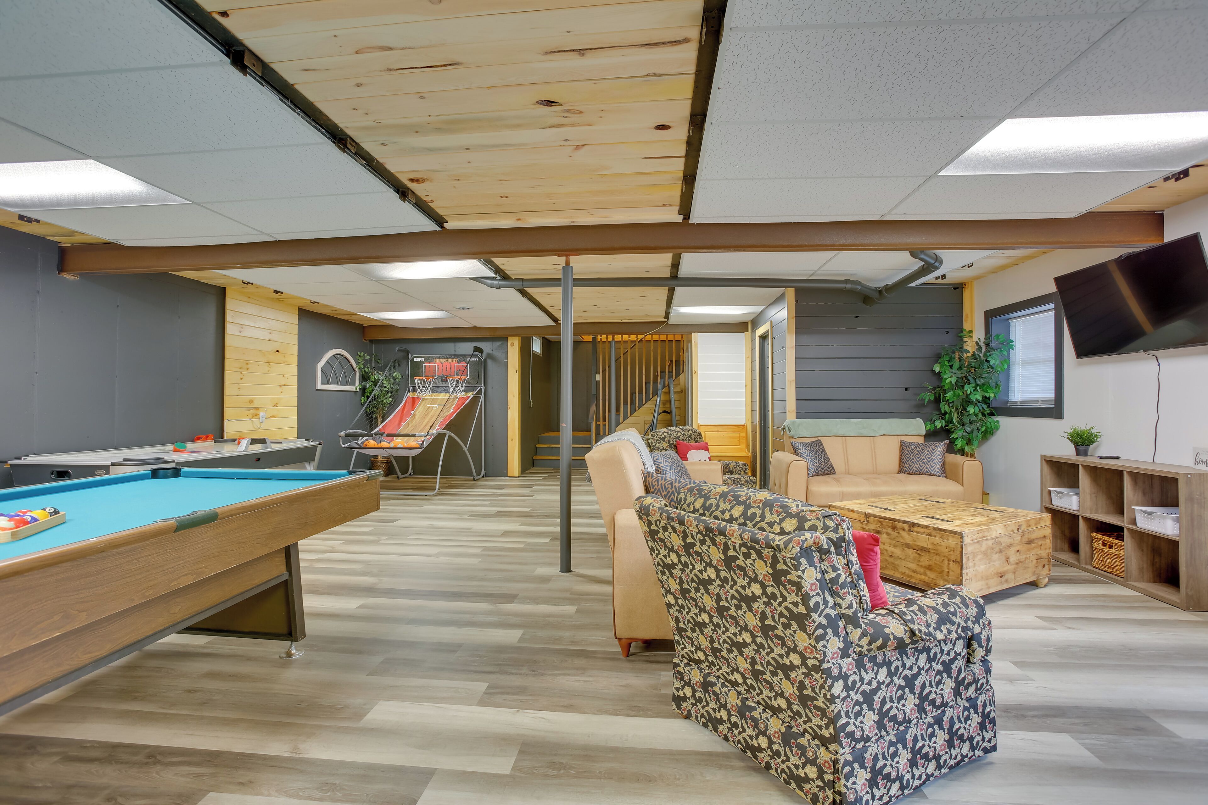 House (5 Bedrooms) | Interior