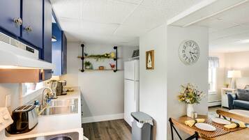 Apartment (1 Bedroom) | Interior