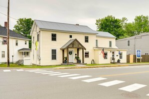 Apartment (1 Bedroom) | Interior - Chic & Central Apartment ~ 6 Mi to Sebec Lake! (Dover-Foxcroft)