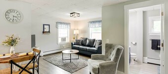 Chic & Central Apartment ~ 6 Mi to Sebec Lake!