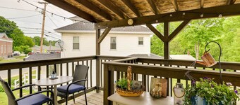 Chic & Central Apartment ~ 6 Mi to Sebec Lake!