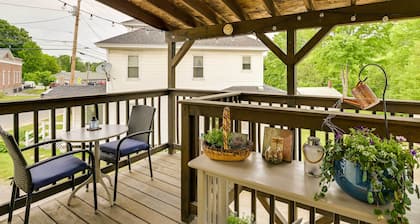 Chic & Central Apartment ~ 6 Mi to Sebec Lake!