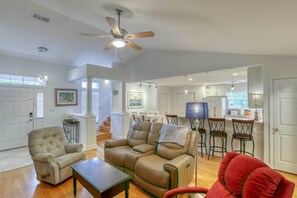 Interior - Bright Tallahassee Home, 5 Mi to Dtwn & Lake Ella! (Tallahassee)