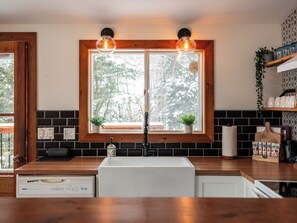 Micro-ondes, four, plaque de cuisson, lave-vaisselle