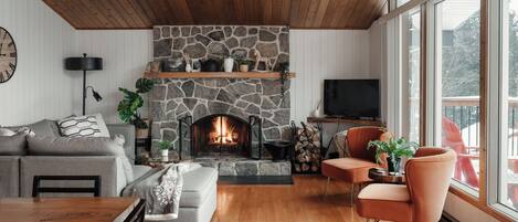 Smart-tv en een open haard