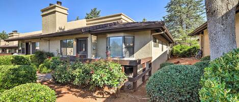 Apartment (2 Bedrooms) | Front of property