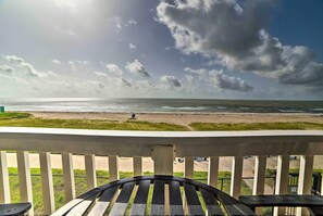 Apartment (1 Bedroom) | Interior - Oceanfront Corpus Christi Escape w/ Community Pool (Corpus Christi)