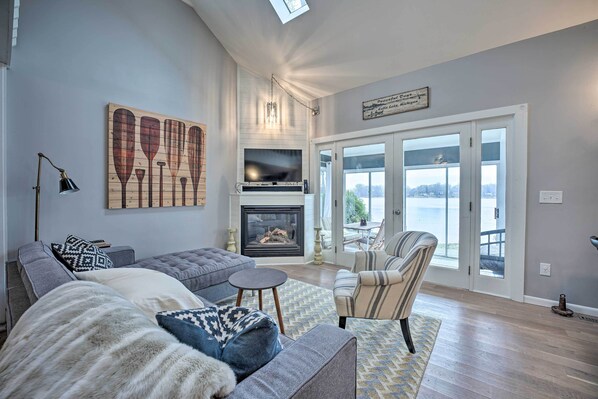 House (2 Bedrooms) | Interior