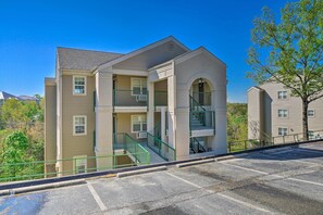 Interior - Cozy Branson Retreat - 13 Mi to Silver Dollar City (Branson)