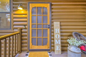 House (3 Bedrooms) | Interior - 3 Mi to Golf Course: Show Low Escape w/ Fire Pit (Show Low)