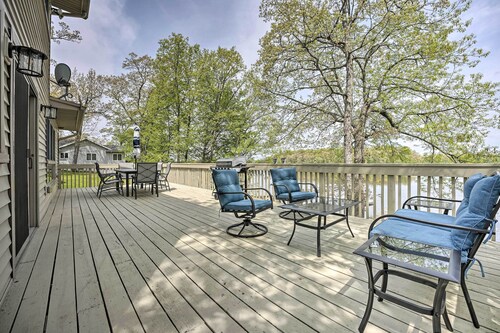 Pet-friendly Grass Lake Retreat w/ Game Room!