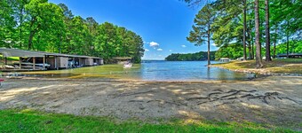 Henrico Hideaway w/ Lake Access + Boat Slip!