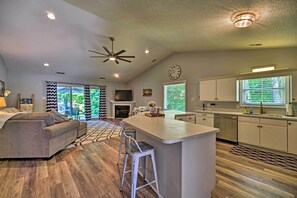 Interior - Henrico Hideaway w/ Lake Access + Boat Slip! (Henrico)