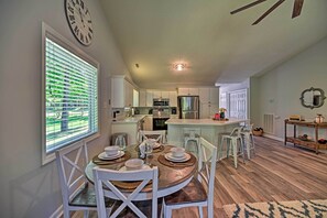 Interior - Henrico Hideaway w/ Lake Access + Boat Slip! (Henrico)