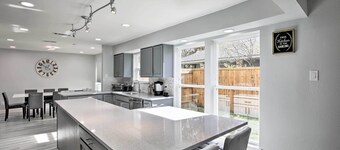 17 Mi to Dallas: Richardson Home w/ Hot Tub