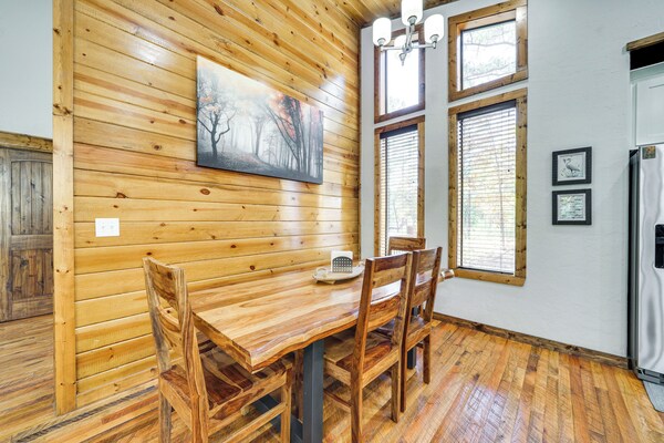 Furnished Deck, Hot Tub! Family Gem In Broken Bow - Broken Bow, OK