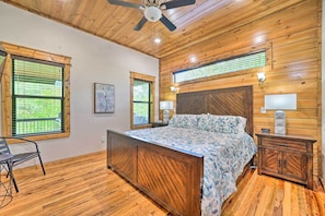 House (2 Bedrooms) | Interior - Furnished Deck, Hot Tub! Family Gem in Broken Bow (Broken Bow)