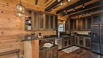 ํ์ฐ์ค (3 Bedrooms) | ๋ด๋ถ