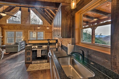 Hilltop Cabin on 5 Acres w/ Hot Tub & Waterfall!